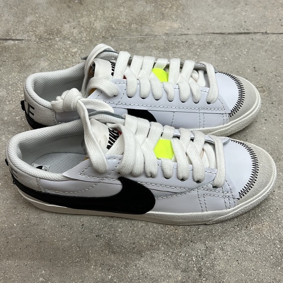 New with box - Men’s Nike Blazer Low ´77 Jumbo - DN2158 101 - Picture 3 of 8